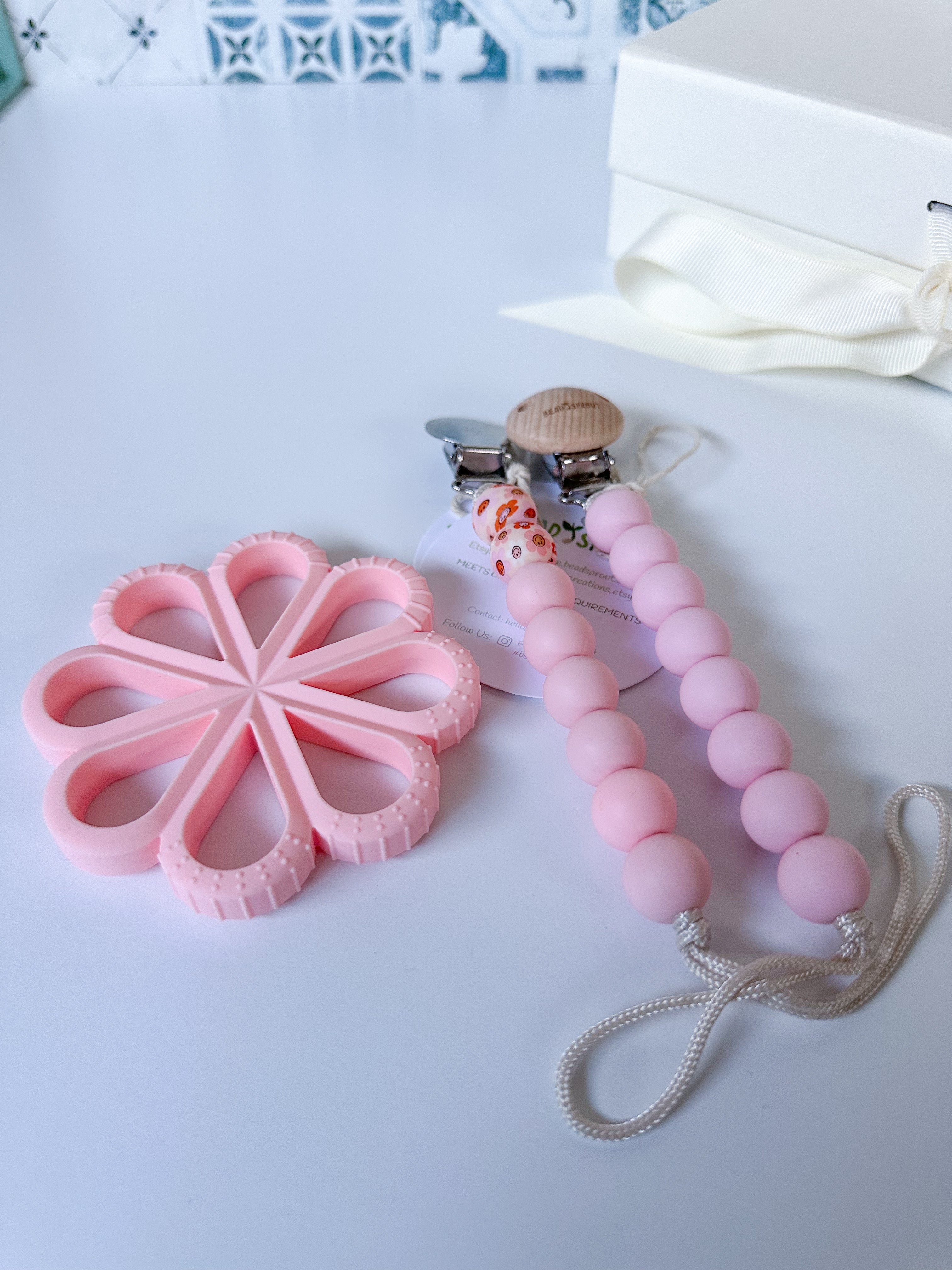 Pacifier clip & Flower Teether, Baby gift set | Bead Sprout