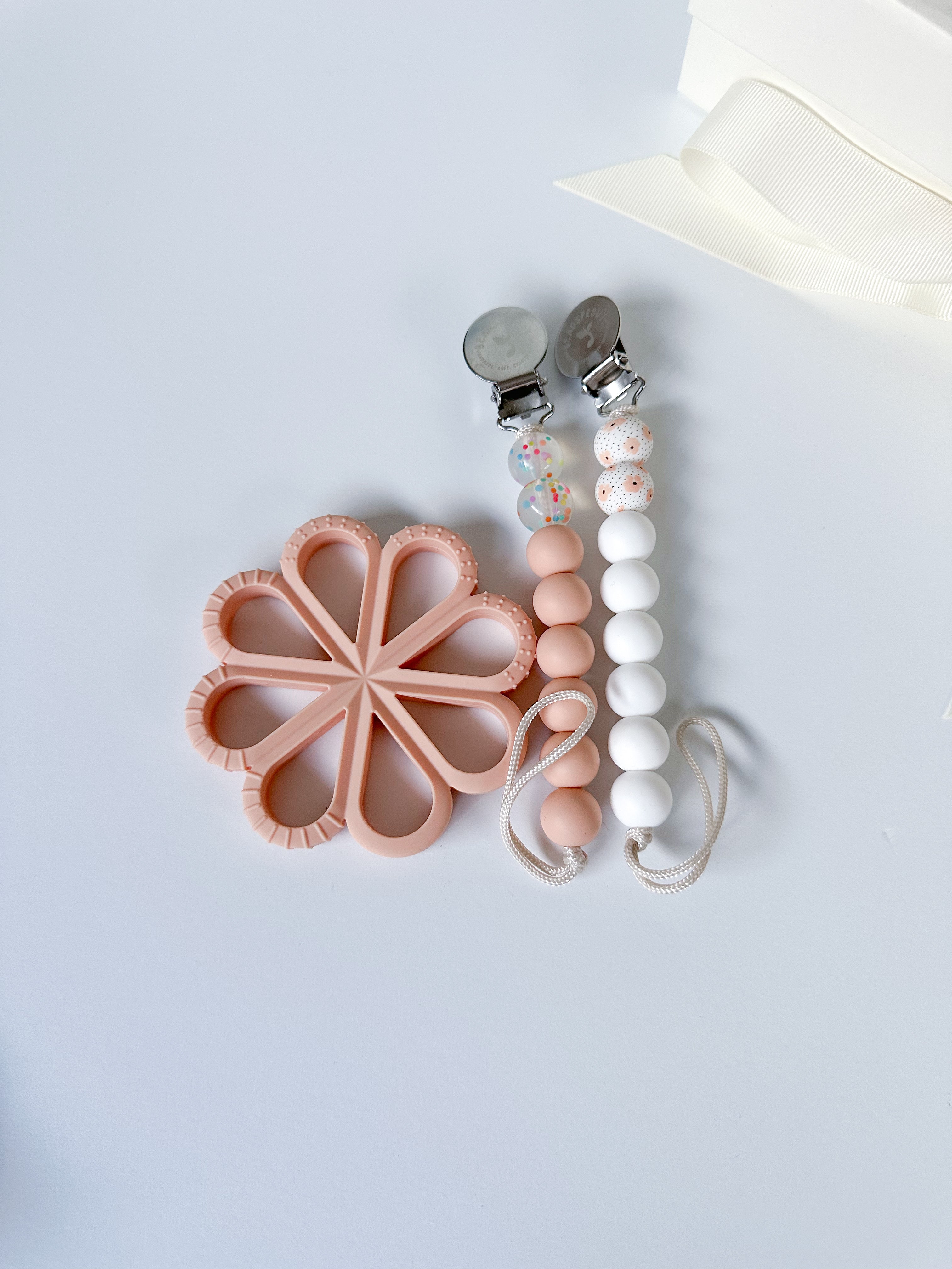 Pacifier clip & Flower Teether, Baby gift set | Bead Sprout