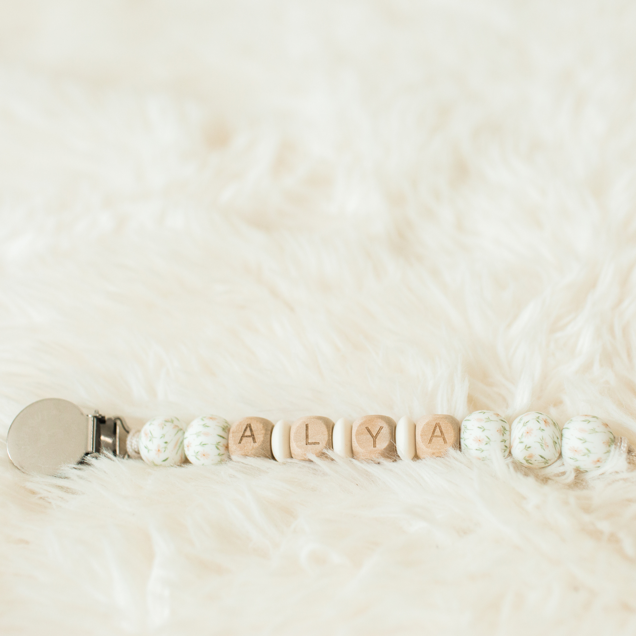 personalized Pacifier Clip, Daisy pacifier clip, Personalized pacifier clip, custom name pacifier clip, girl pacifier clip, boy pacifier clip